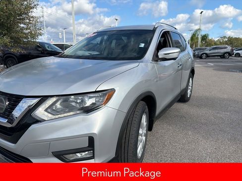 Used 2018 Nissan Rogue SV w/ Premium Package image 4