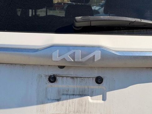 Used 2023 Kia Seltos S image 11