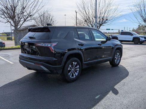 Used 2025 Chevrolet Equinox LT image 3
