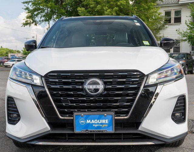 Certified 2023 Nissan Kicks SR w/ SR Premium Package FWD image 4