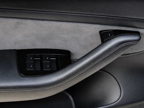 Used 2018 Tesla Model 3 Long Range AWD/4WD image 9