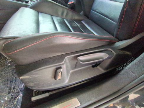 Used 2015 Volkswagen GTI SE image 13