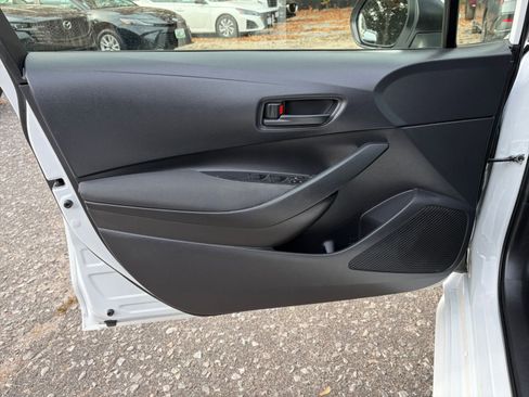 Used 2025 Toyota Corolla LE image 20