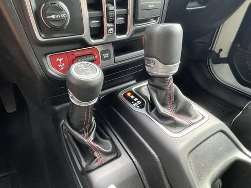 Used 2019 Jeep Wrangler Unlimited Rubicon AWD/4WD image 33