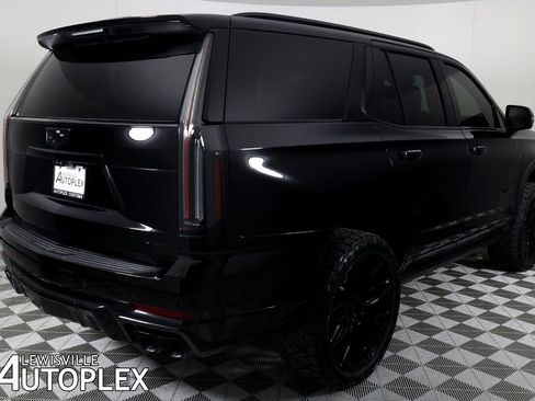 Used 2025 Cadillac Escalade V image 5