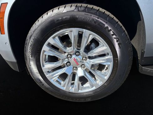 Certified 2025 GMC Yukon XL Denali AWD/4WD image 9