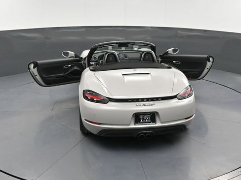Certified 2025 Porsche 718 Boxster RWD image 35