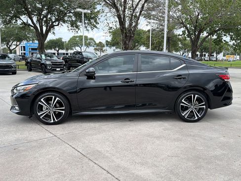 Used 2021 Nissan Sentra SR image 2