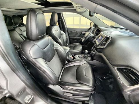 Used 2020 Jeep Cherokee Latitude Plus w/ Comfort/Convenience Group image 26