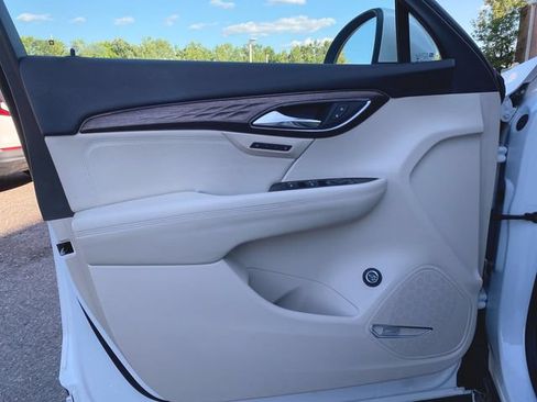 Used 2023 Buick Envision Avenir AWD/4WD image 23