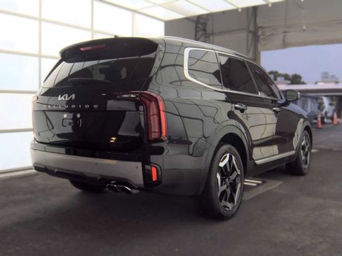 Used 2024 Kia Telluride S FWD image 5