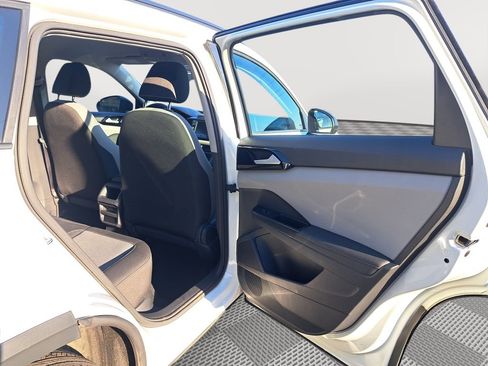 Used 2024 Volkswagen Taos S image 15