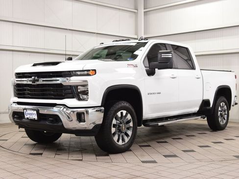 Used 2025 Chevrolet Silverado 2500 LT w/ All Star Edition AWD/4WD image 3