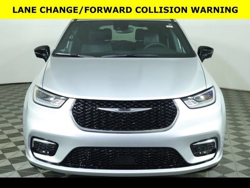 New 2026 Chrysler Pacifica Select image 7