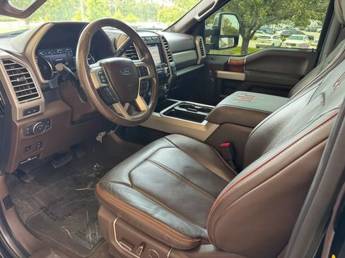 Used 2017 Ford F250 King Ranch w/ King Ranch Ultimate Package AWD/4WD image 19