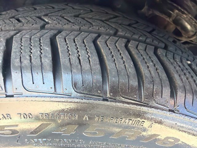 Used 2017 Ford Fusion SE w/ Fusion SE Technology Package AWD/4WD image 9