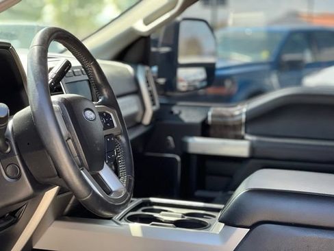Used 2017 Ford F250 Lariat w/ Lariat Ultimate Package AWD/4WD image 14