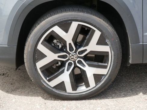 Certified 2023 Volkswagen Taos SEL AWD/4WD image 9