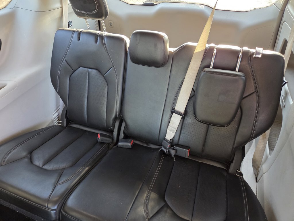 Used 2023 Chrysler Pacifica Touring-L FWD image 20