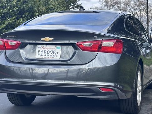 Used 2017 Chevrolet Malibu LT image 8