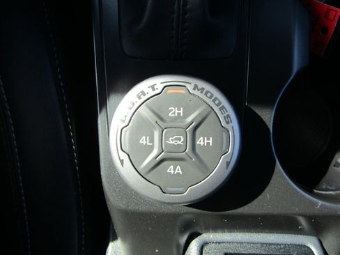 Used 2025 Ford Bronco Badlands AWD/4WD image 30
