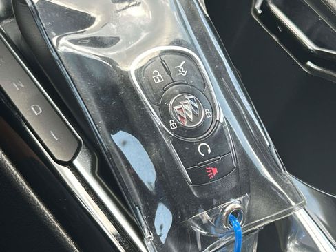 Used 2022 Buick Encore GX Essence w/ Experience Buick Package FWD image 41