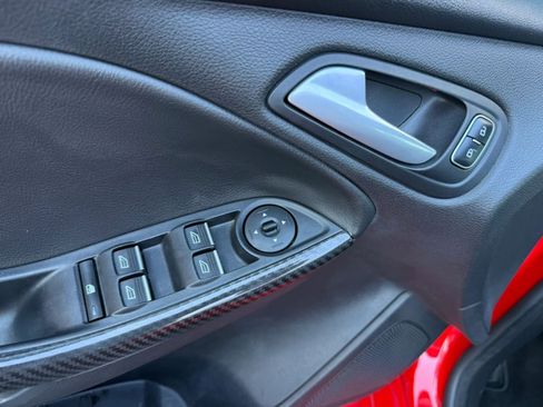 Used 2018 Ford Focus RS image 36