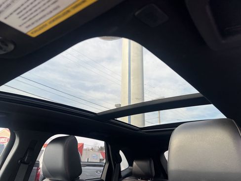 Used 2020 Ford Edge ST-Line w/ Cold Weather Package image 6