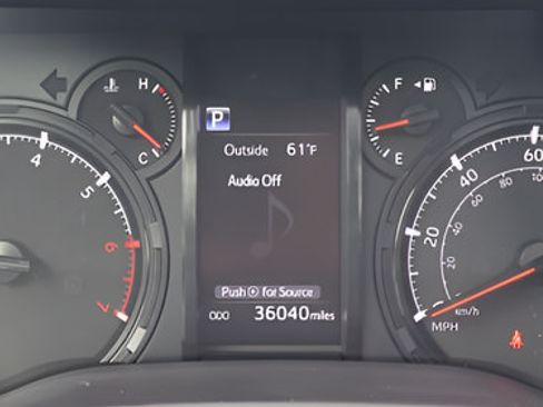 Used 2021 Toyota 4Runner SR5 Premium w/ Moonroof Package AWD/4WD image 23