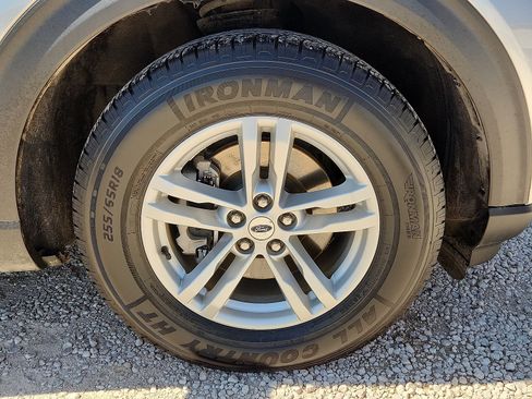 Used 2023 Ford Explorer XLT w/ Equipment Group 202A RWD image 7