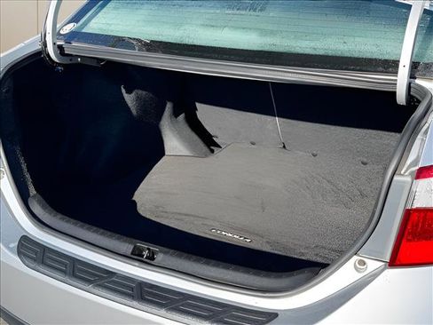 Used 2015 Toyota Corolla LE image 15