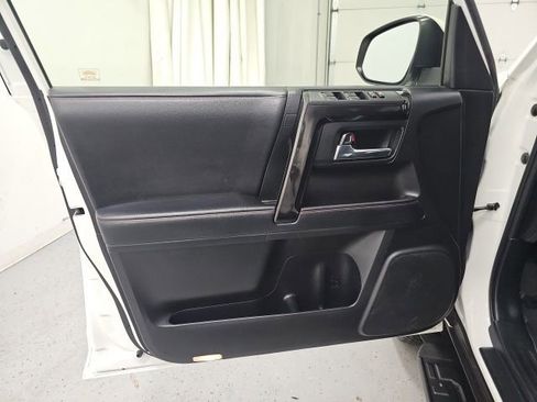 Used 2020 Toyota 4Runner TRD Off-Road image 11