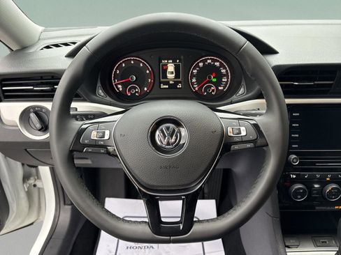 Used 2021 Volkswagen Passat 2.0T SE image 11