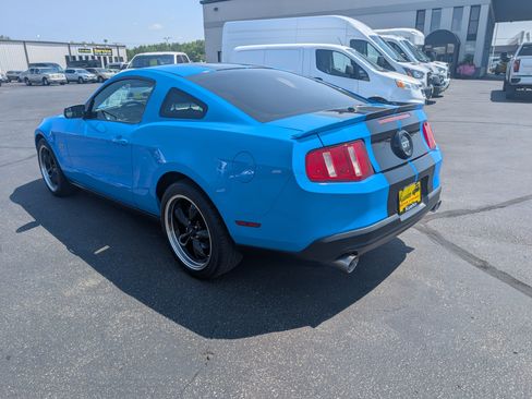 Used 2010 Ford Mustang GT Premium RWD image 6