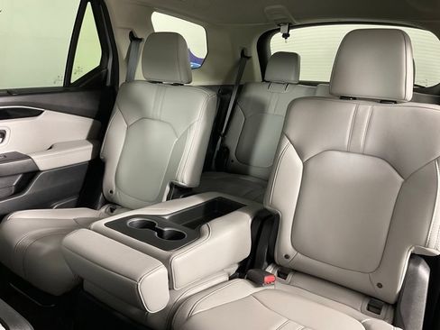 Used 2024 Honda Pilot EX-L image 16