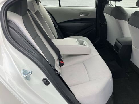 Used 2021 Toyota Corolla LE FWD image 27