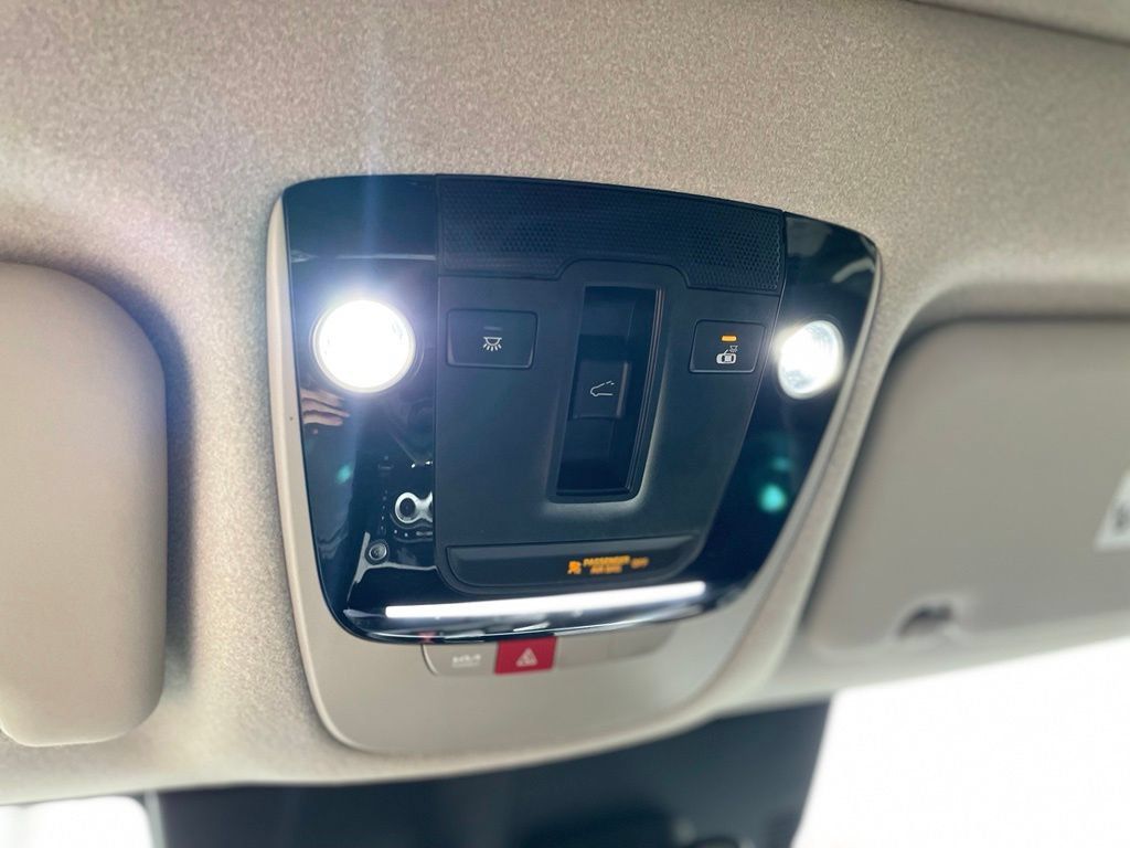 Used 2023 Kia Niro Wave w/ Wave Preserve Package FWD image 18