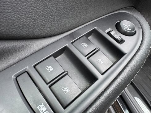 Used 2020 Buick Envision Premium AWD/4WD image 19