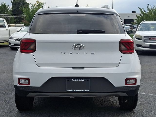 Used 2023 Hyundai Venue SEL FWD image 8