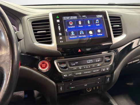Used 2016 Honda Pilot Touring image 18