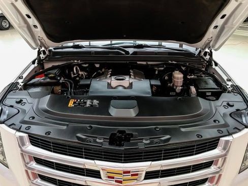 Used 2020 Cadillac Escalade Base image 49