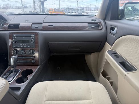 Used 2008 Ford Taurus SEL image 24