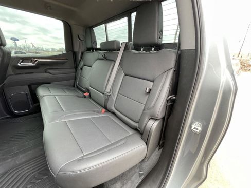 Used 2025 Chevrolet Silverado 1500 LT image 37