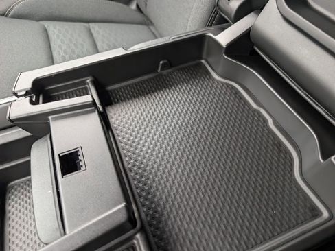 New 2026 RAM 1500 4x4 Crew Cab image 32