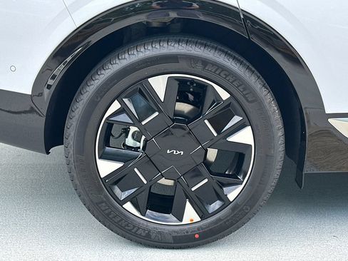 New 2026 Kia Sportage SX FWD image 9