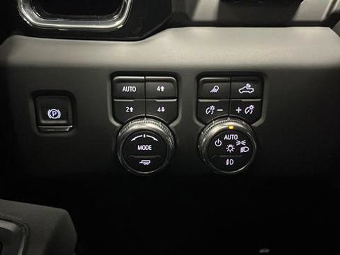 Used 2025 GMC Sierra 1500 Denali w/ Denali Reserve Package AWD/4WD image 35