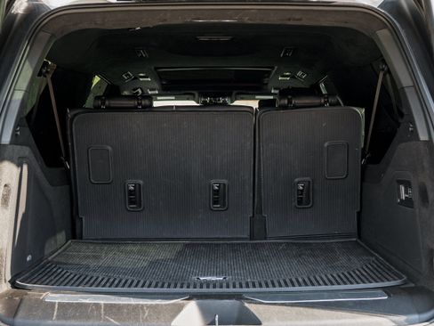 Used 2025 Cadillac Escalade ESV Sport Platinum w/ LPO, Floor Liner Package AWD/4WD image 28