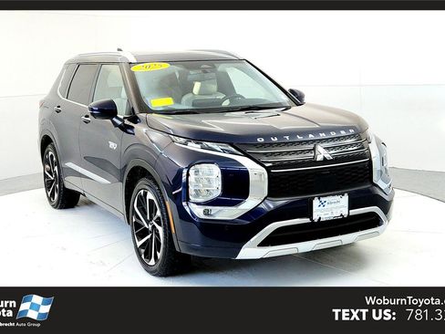 Used 2025 Mitsubishi Outlander SEL image 1