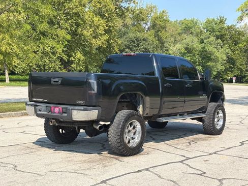 Used 2009 GMC Sierra 2500 SLT w/ Entertainment Package AWD/4WD image 7