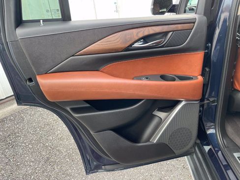 Used 2020 Cadillac Escalade Luxury RWD image 29
